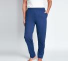 Gros plan de pantalon jogging marine